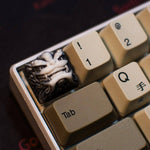 keycaps in stile cinese drago bianco e nero su una tastiera meccanica
